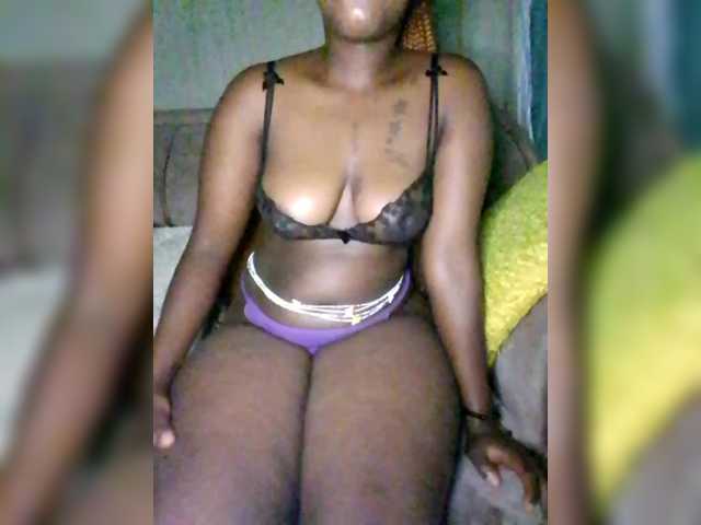 Davinalola's BongaCams show and profile