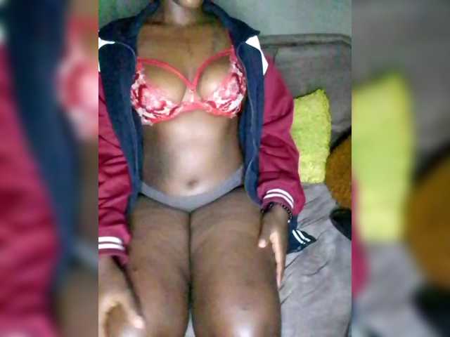 Davinalola's BongaCams show and profile