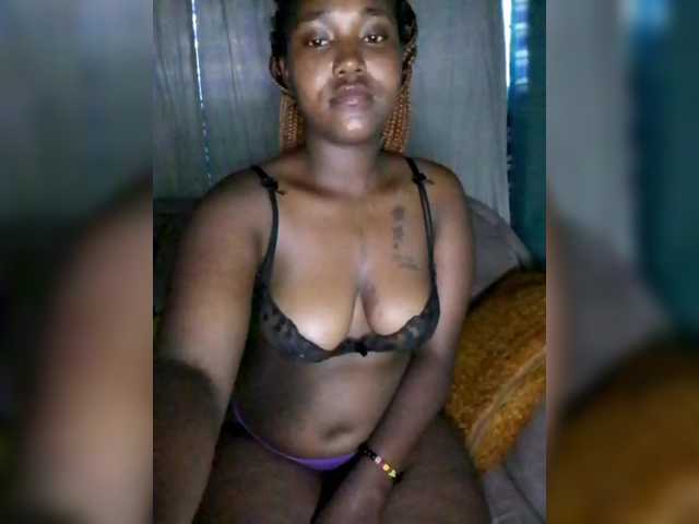 Davinalola's BongaCams show and profile