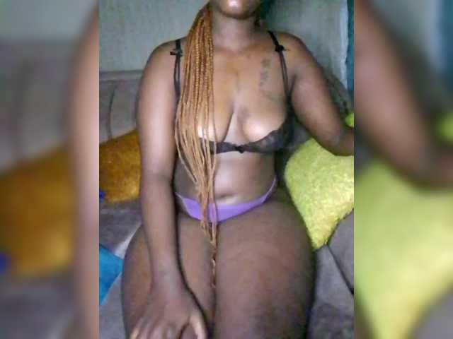 Davinalola's BongaCams show and profile