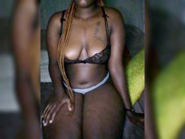 Davinalola's BongaCams show and profile