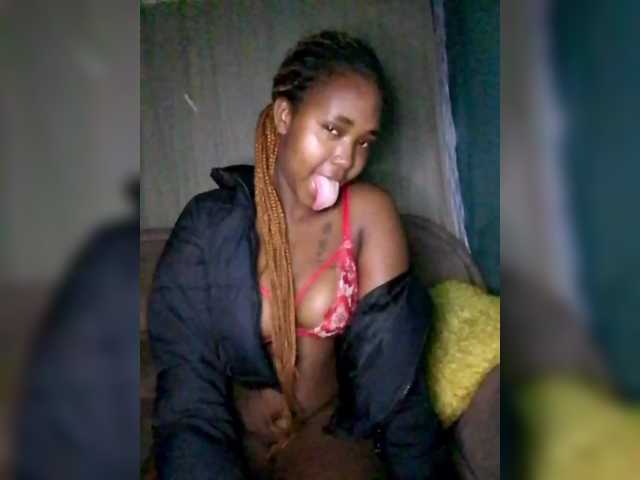 Davinalola's BongaCams show and profile