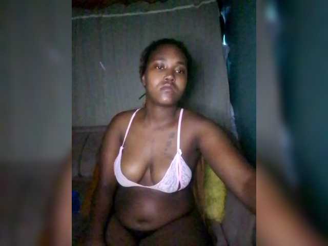 Davinalola's BongaCams show and profile