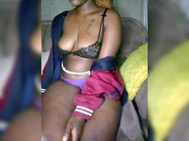 Davinalola's BongaCams show and profile