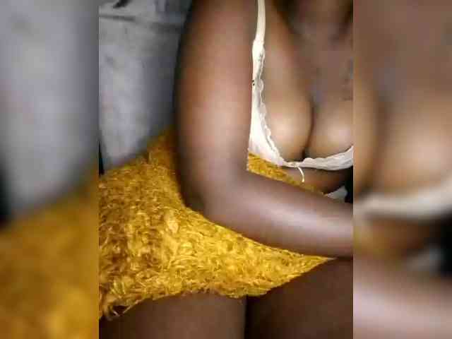 Davinalola Live Webcam on BongaCams