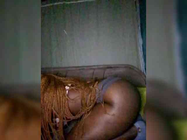 Davinalola Live Webcam on BongaCams