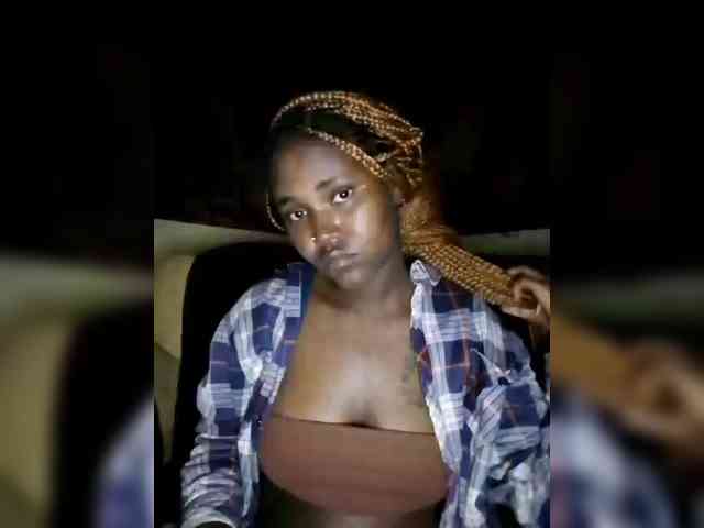 Davinalola Live Webcam on BongaCams