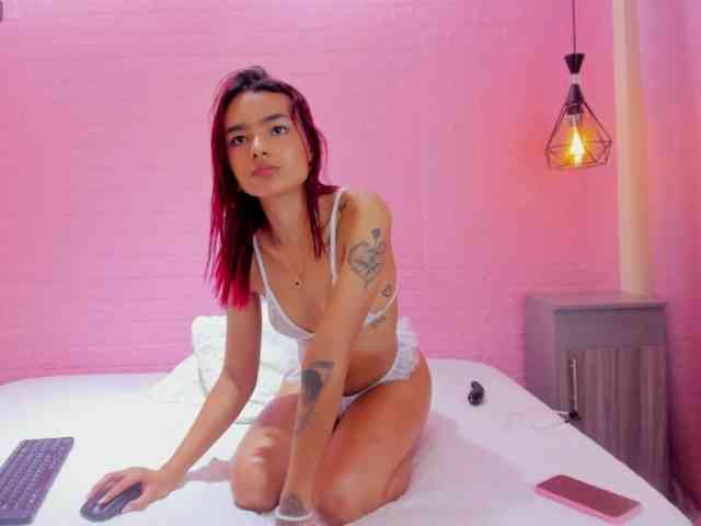 AlexandraMiller webcam