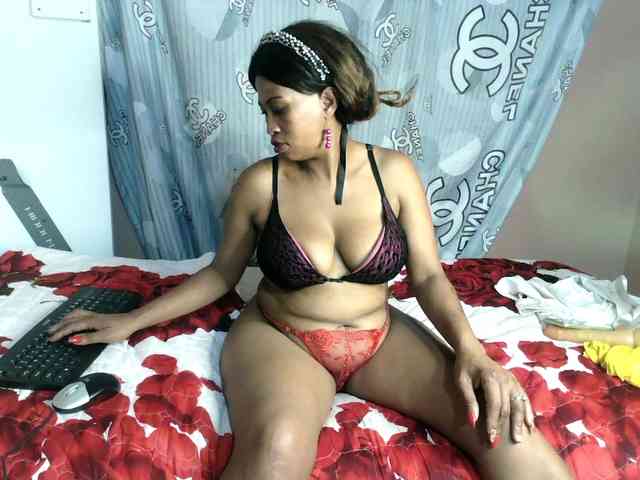 NaughtyCakexxxx webcam