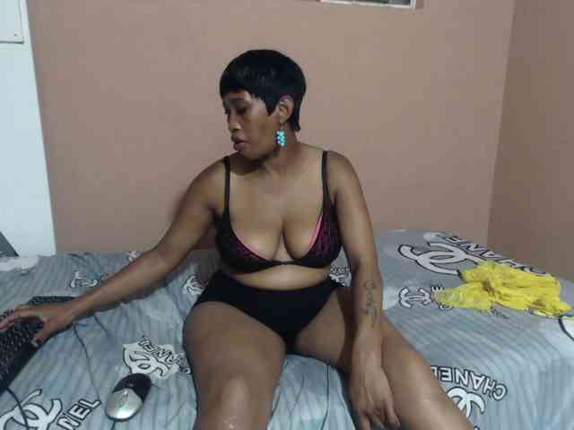 NaughtyCakexxxx webcam