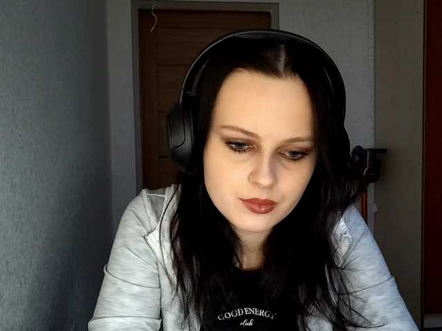 DelfinaStrauss live room