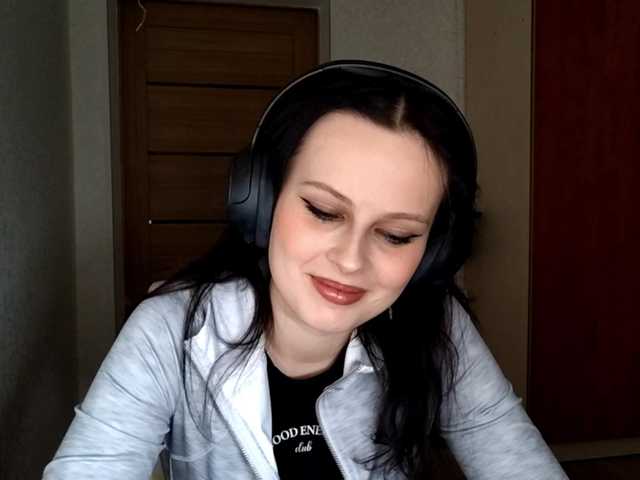 DelfinaStrauss live room