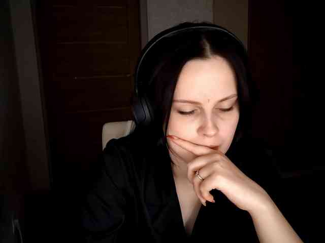 DelfinaStrauss Live Webcam on BongaCams