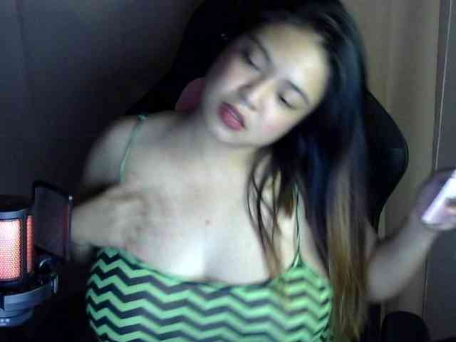 AthenaGuerero21 webcam