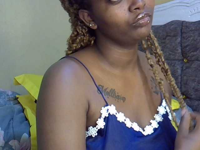 Cheerchelly's BongaCams show and profile