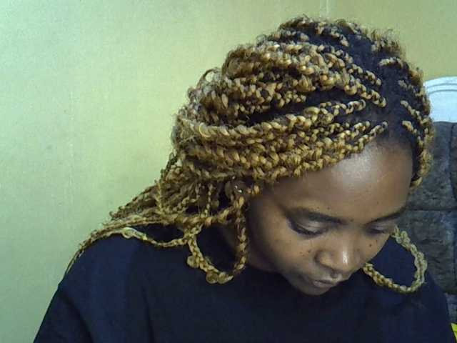 Cheerchelly's BongaCams show and profile