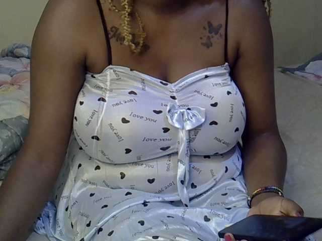 Cheerchelly's BongaCams show and profile