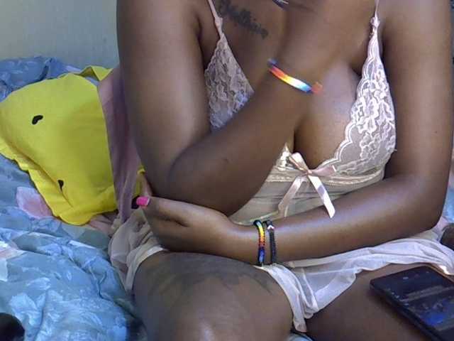 Cheerchelly's BongaCams show and profile