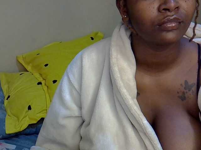 Cheerchelly's BongaCams show and profile