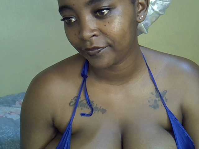 Cheerchelly's BongaCams show and profile