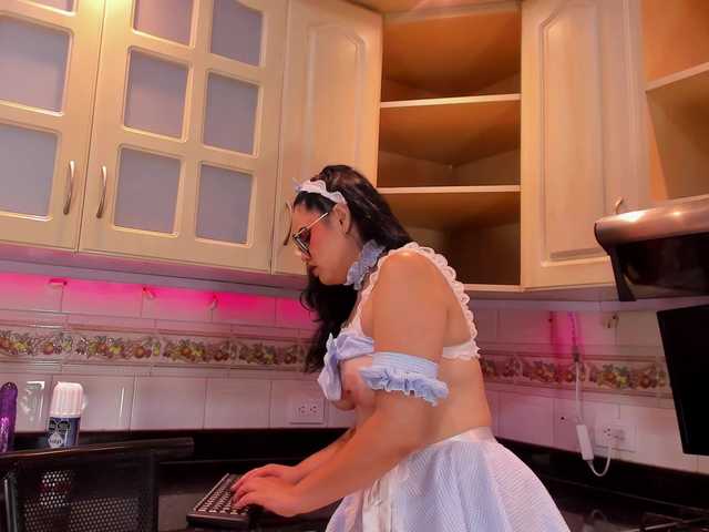 ViolettaLane live cam