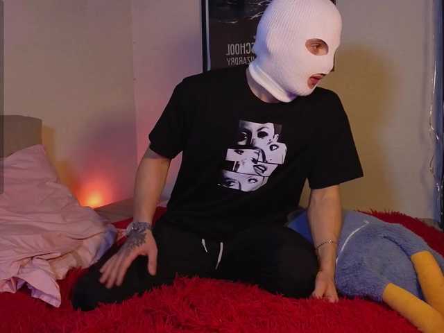 le modèle Kent-mod est en webcam porno dans un show sur le site bongacams, il possède les tags suivants: White/Caucasian,Brunette,Shaved