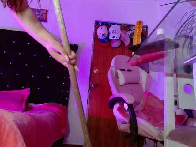 SofiaDirtyanal webcam