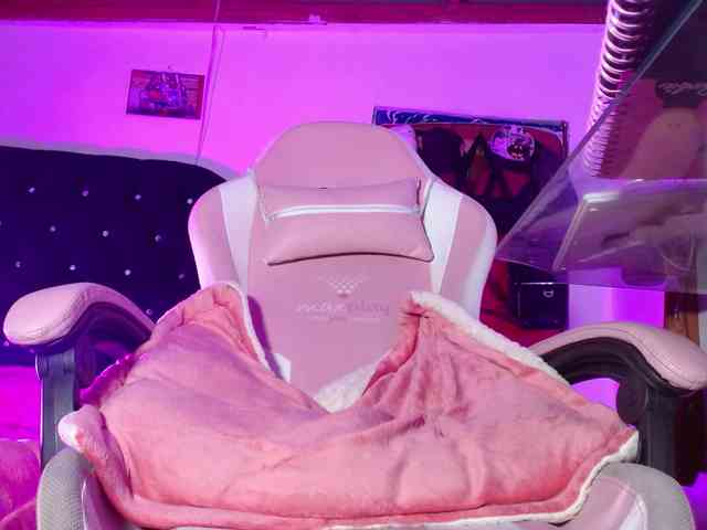 SofiaDirtyanal webcam