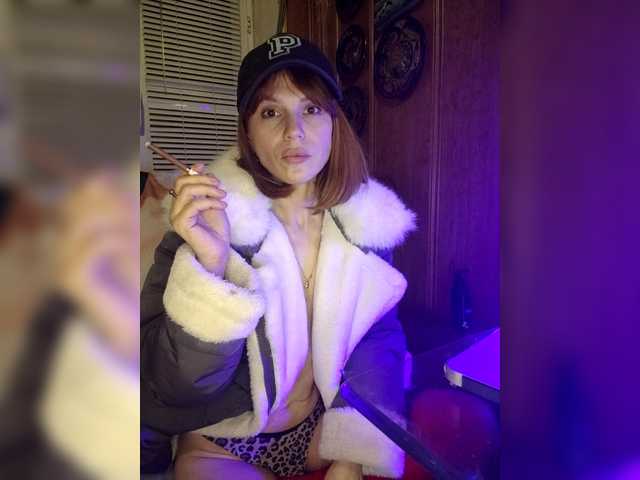 Vikeyna's BongaCams show and profile