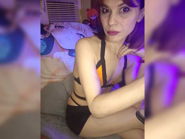 Vikeyna's BongaCams show and profile