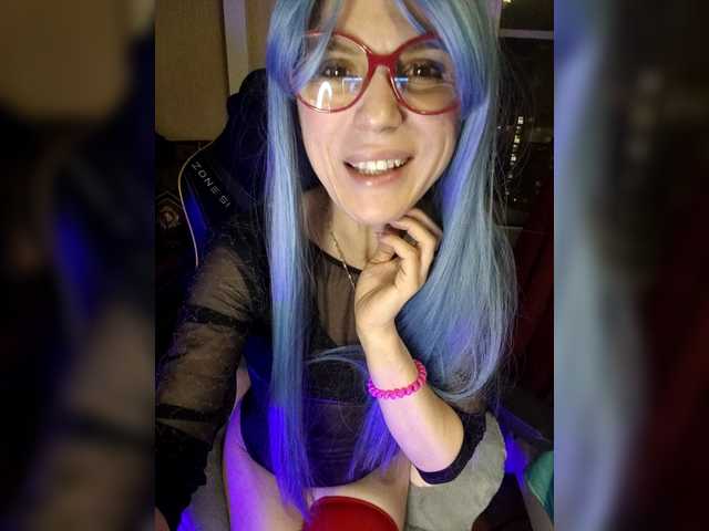 Vikeyna's BongaCams show and profile