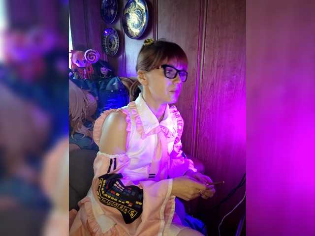 Vikeyna's BongaCams show and profile