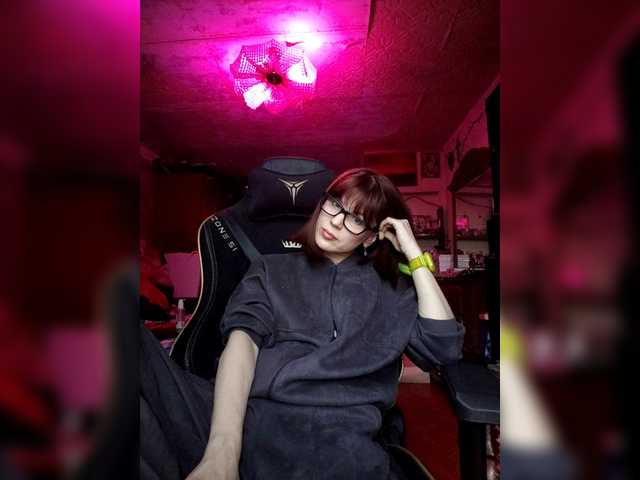 Vikeyna's BongaCams show and profile