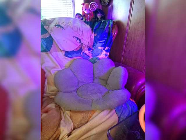 Vikeyna's BongaCams show and profile