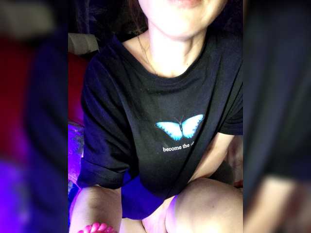 Vikeyna's BongaCams show and profile