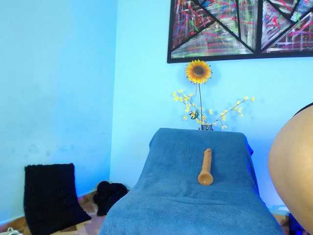 Iivana-19's BongaCams show and profile