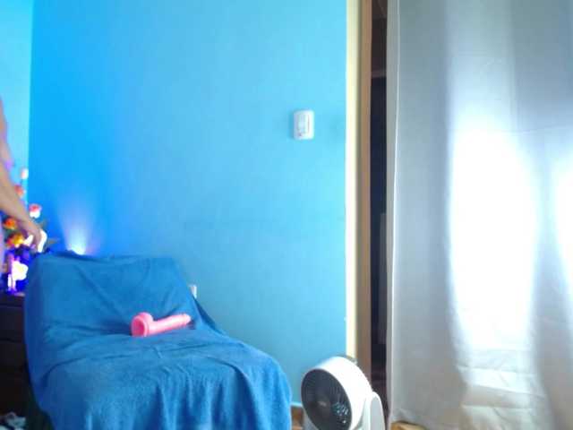 Iivana-19's BongaCams show and profile