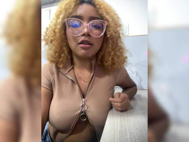 VioletVergara's BongaCams show and profile