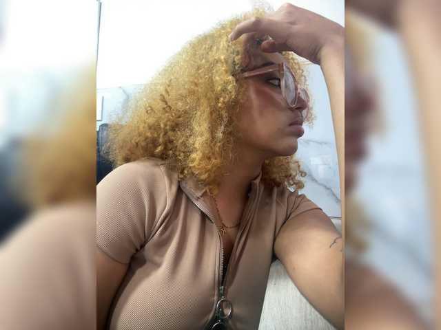 VioletVergara's BongaCams show and profile