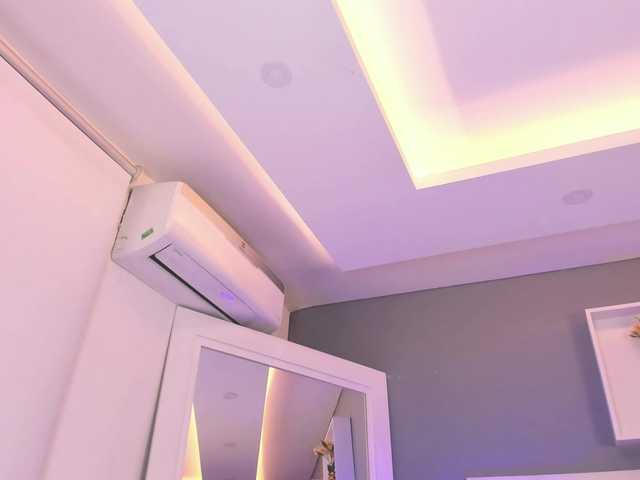 SaraNixxon's BongaCams show and profile