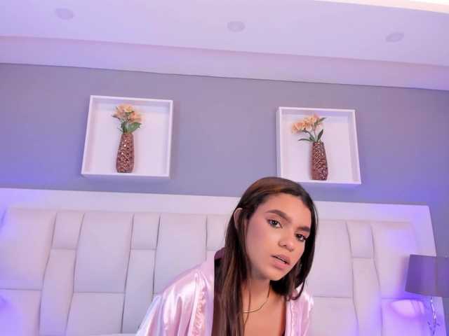 SaraNixxon's BongaCams show and profile