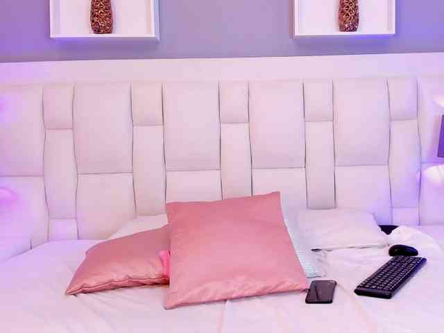 SaraNixxon SaraNixxon