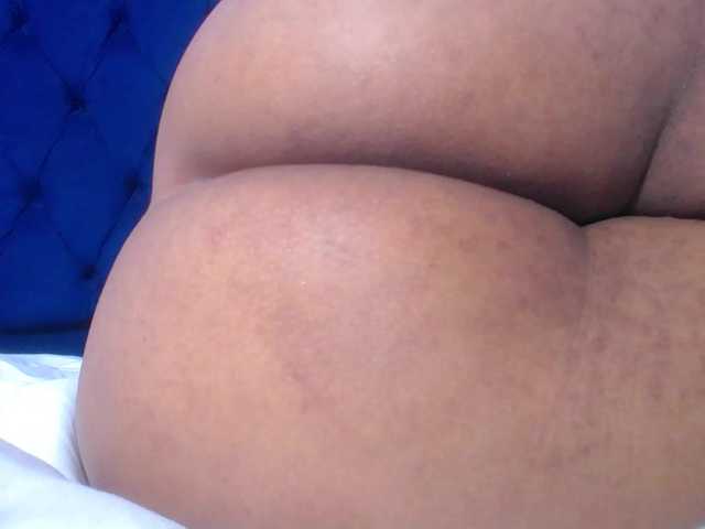 naughty-big-ass18's BongaCams show and profile