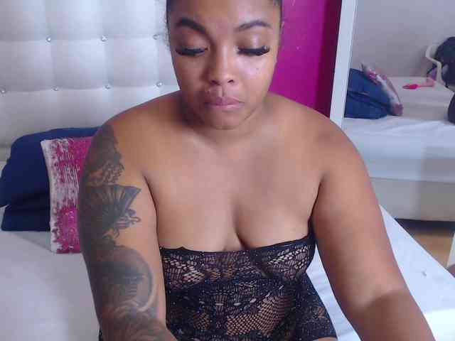 naughty-big-ass18 webcam