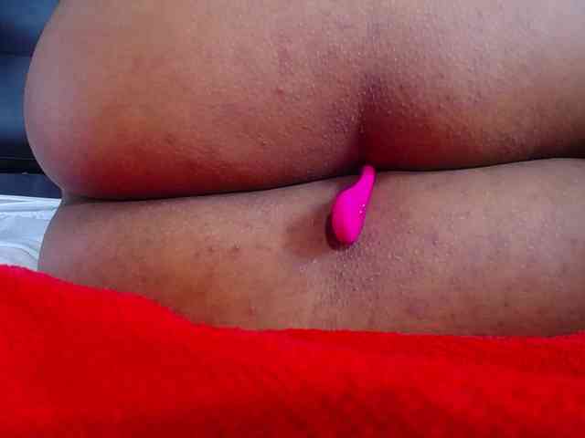 naughty-big-ass18 webcam