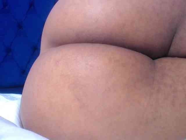 naughty-big-ass18 webcam