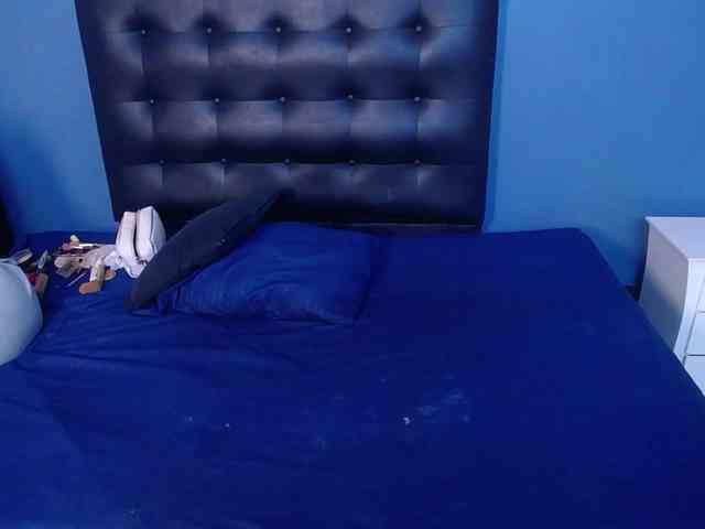 naughty-big-ass18 webcam