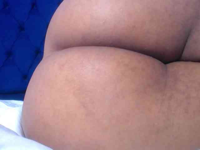 naughty-big-ass18 webcam