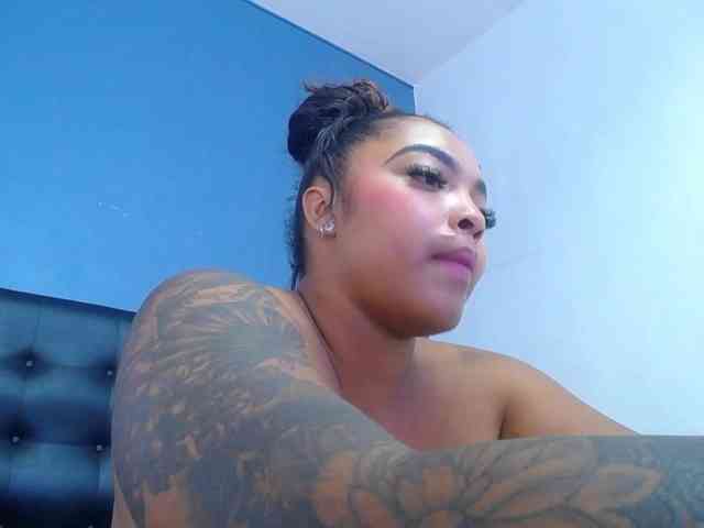 naughty-big-ass18 webcam