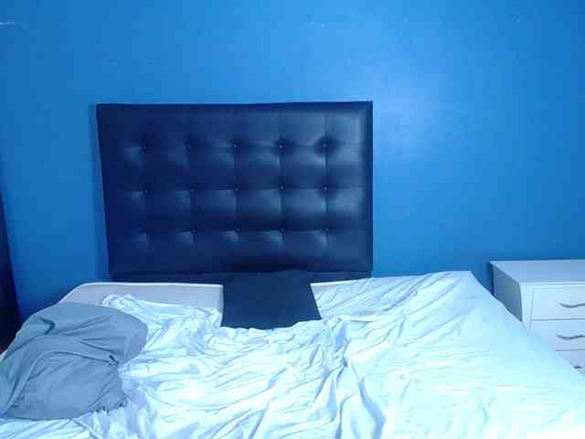 naughty-big-ass18 webcam